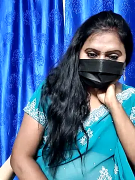 Snapshot of Meera_mia chatting on June 20, 7:05 pm Meera mia online show from June 20, 7:05 pm