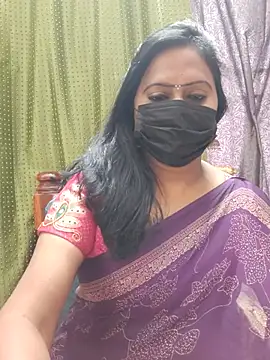 Snapshot of Meera_mia chatting on June 30, 1:17 am Meera mia online show from June 30, 1:17 am
