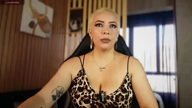 camila chainn  online show from June 27, 6:40 am