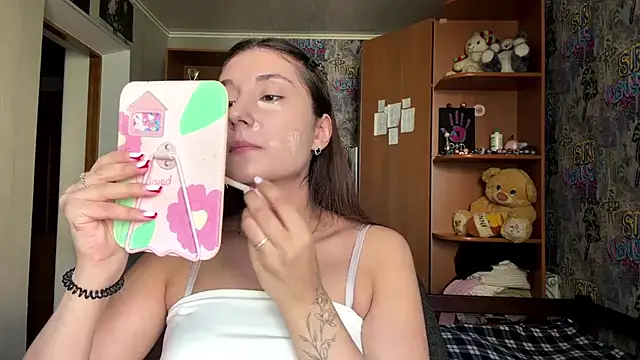HoneyKittyk online show from July 16, 9:37 am