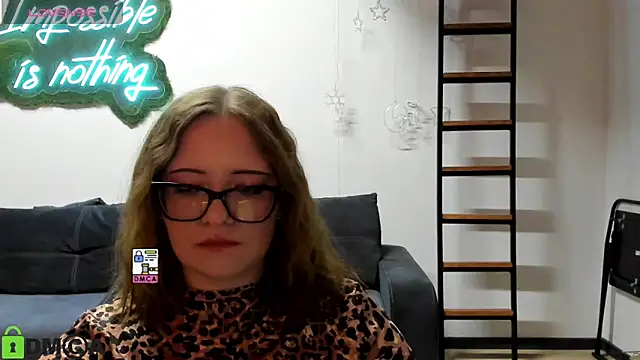 Snapshot of JuliNy_x chatting on May 26, 4:14 pm JuliNy x online show from May 26, 4:14 pm