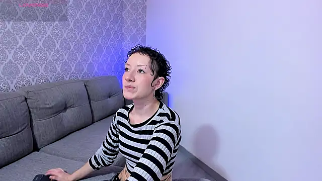 NohaCooper online show from June 28, 8:37 pm