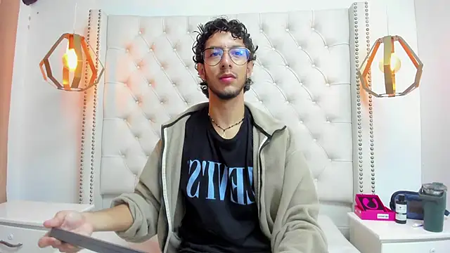 Snapshot of LEO_SANZ66 chatting on June 16, 12:19 pm LEO SANZ66 online show from June 16, 12:19 pm