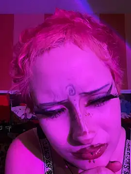 whimsicallylusty online show from May 26, 10:06 pm