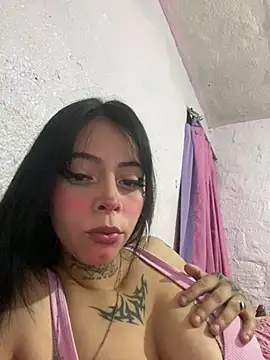 Snapshot of YummyGirl_ chatting on June 28, 3:45 am YummyGirl online show from June 28, 3:45 am