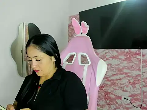 Amira Princesa online show from May 28, 3:20 pm