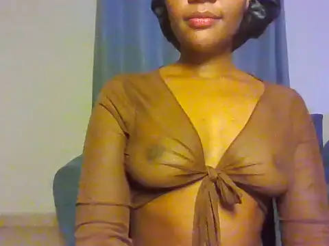 Snapshot of DivineDollx chatting on June 20, 10:34 pm DivineDollx online show from June 20, 10:34 pm