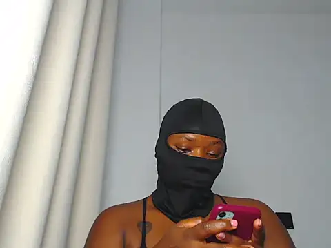 Ebony heat online show from May 27, 7:00 pm