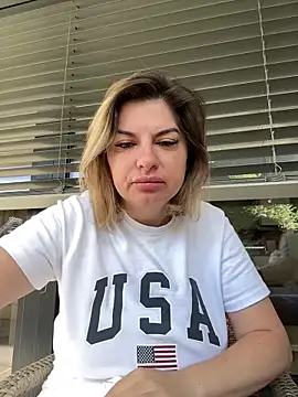 evaxxxcurvyxxx online show from June 18, 6:46 am