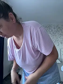 evaxxxcurvyxxx online show from July 13, 5:43 am