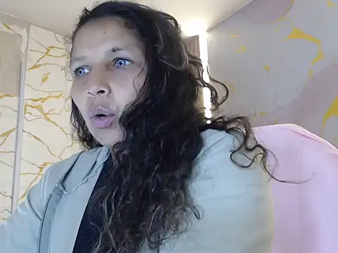 Danna Sg online show from June 10, 2:56 am