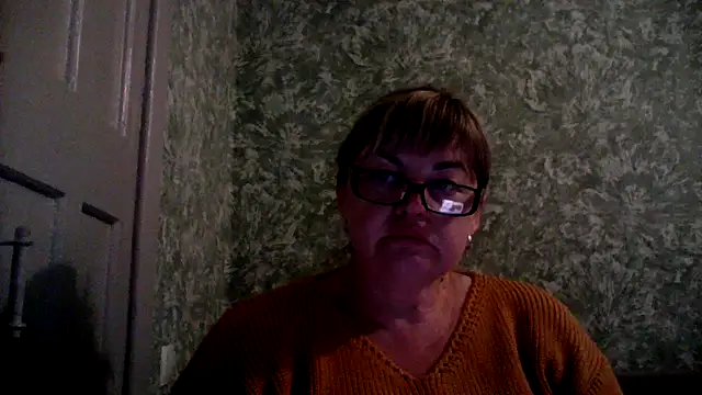 Snapshot of Empress211 chatting on June 1, 5:58 pm Empress211 online show from June 1, 5:58 pm