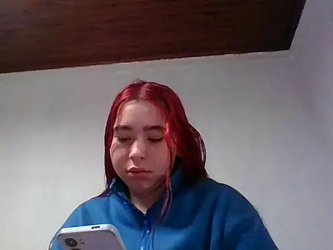 Annisofi000 online show from June 4, 6:36 pm