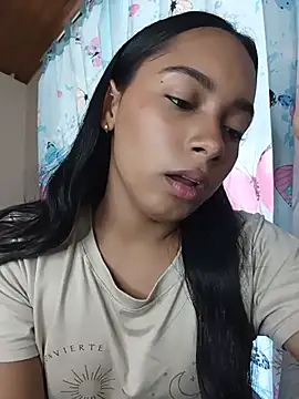 xcleila online show from July 11, 5:15 pm