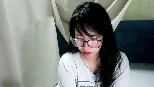 honey kawai online show from June 9, 1:28 am