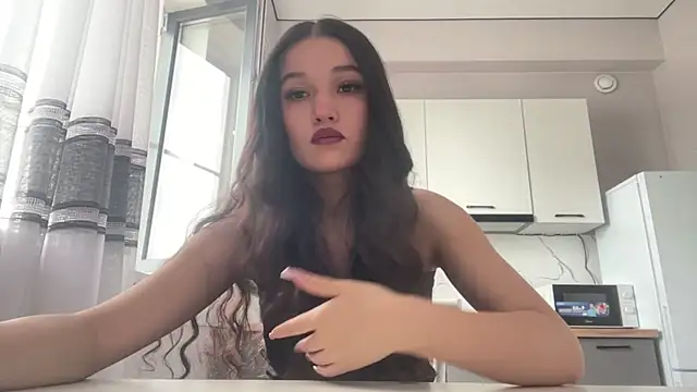 Snapshot of LisetteParajon chatting on June 19, 5:45 am LisetteParajon online show from June 19, 5:45 am