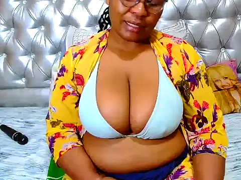 loveniax online show from July 20, 8:50 am
