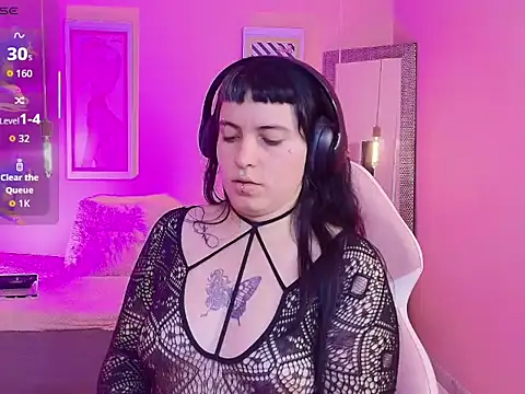 Snapshot of _sofia_smth_xx chatting on July 16, 1:22 am sofia smth xx online show from July 16, 1:22 am