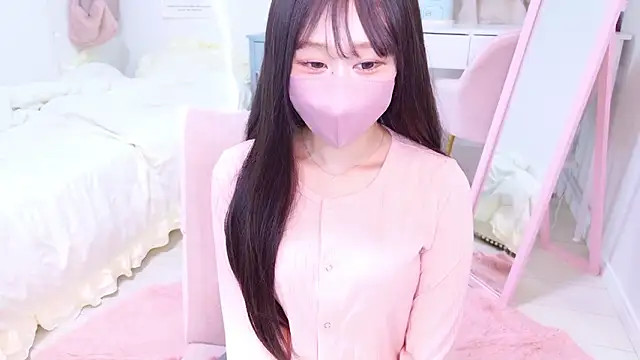 Snapshot of YURInya_ chatting on June 2, 1:13 pm YURInya online show from June 2, 1:13 pm