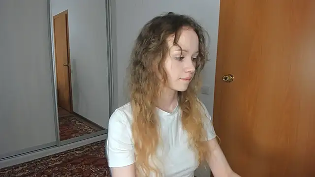 babymolly2 online show from July 11, 8:00 pm