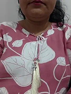 manjusrma005 online show from June 2, 6:32 pm
