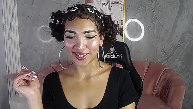 Snapshot of CamilaVixen_ch chatting on May 30, 1:25 am CamilaVixen ch online show from May 30, 1:25 am
