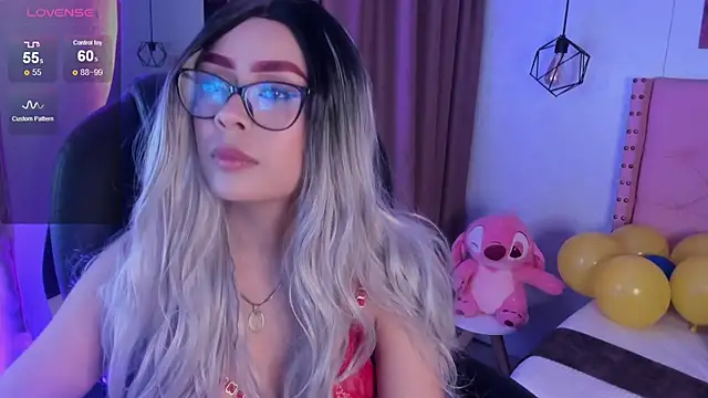 miafox   online show from June 18, 4:24 am