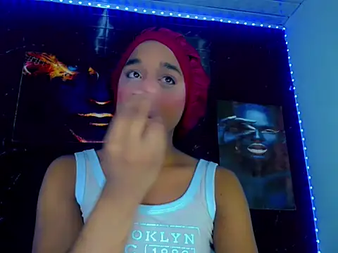 SaramyBigcock online show from June 28, 4:51 am