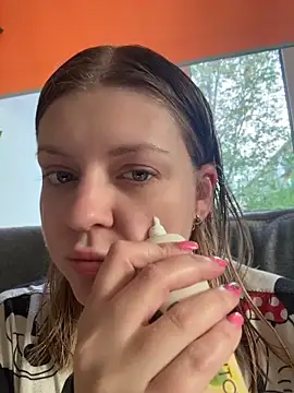 AnikaXRose online show from June 6, 11:37 am