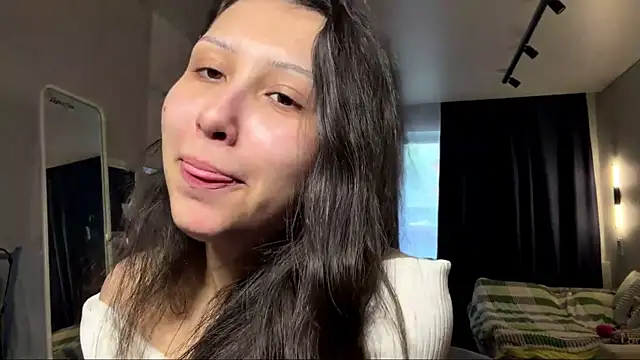 Snapshot of Alicekitty67 chatting on June 29, 2:06 pm Alicekitty67 online show from June 29, 2:06 pm