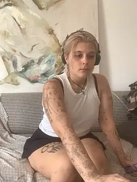 Ella Bloom online show from June 16, 9:56 am