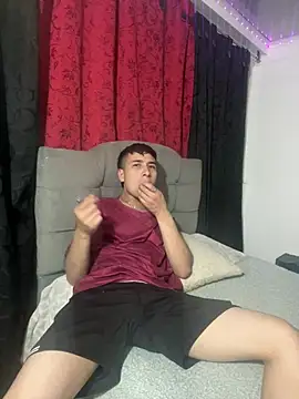 JULIANHOTSEX online show from June 1, 2:46 am