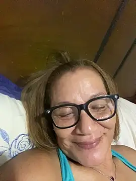 Snapshot of rosanna78322 chatting on June 17, 8:43 pm rosanna78322 online show from June 17, 8:43 pm