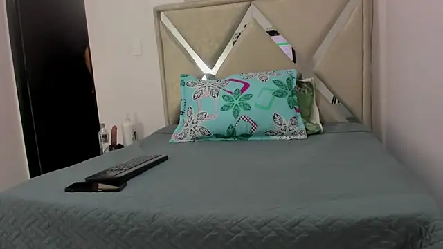Snapshot of Lucas_cruz1 chatting on July 2, 3:06 am Lucas cruz1 online show from July 2, 3:06 am