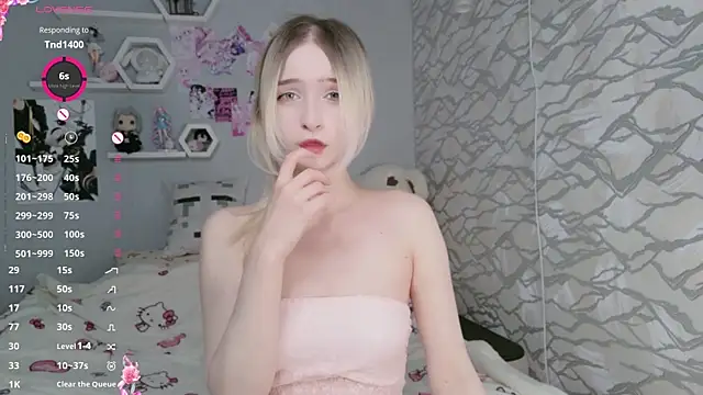 Snapshot of meganami chatting on June 5, 1:17 pm meganami online show from June 5, 1:17 pm