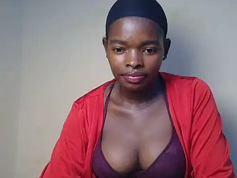 Snapshot of Emmerline_ chatting on June 13, 6:22 am Emmerline online show from June 13, 6:22 am