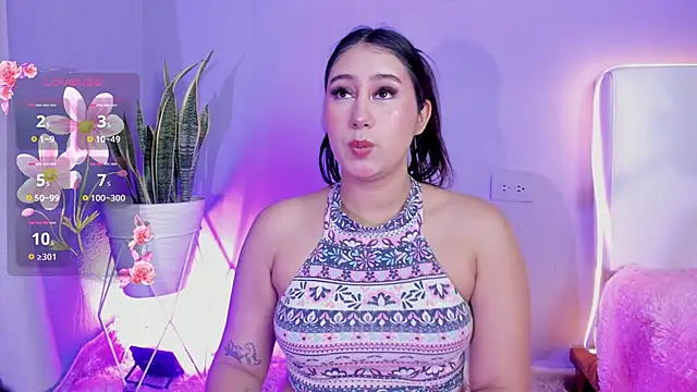 Snapshot of Allison_Peach chatting on June 20, 8:11 pm Allison Peach online show from June 20, 8:11 pm
