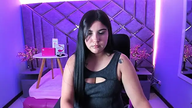 Issa Queen online show from July 9, 7:29 pm
