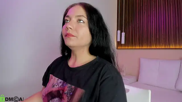 Snapshot of rebecaa_grey chatting on June 8, 2:17 pm rebecaa grey online show from June 8, 2:17 pm
