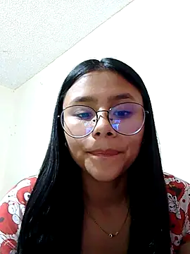 Snapshot of Sofielovee-01 chatting on July 15, 2:17 am Sofielovee-01 online show from July 15, 2:17 am