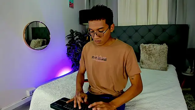 Camilo Santoss online show from June 20, 12:52 pm
