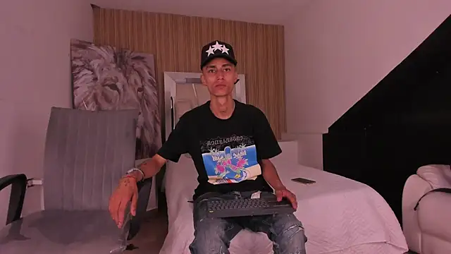 LucasJhonson  online show from July 15, 6:29 am