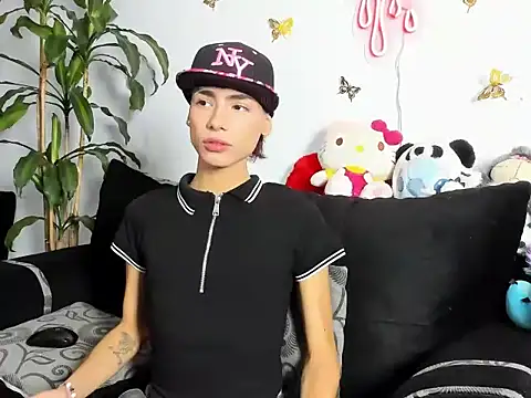Playboy andeer online show from June 6, 4:39 am