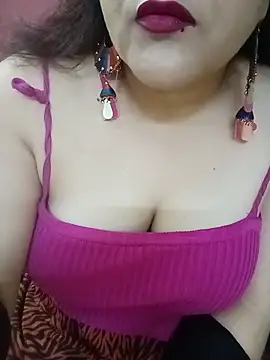 Snapshot of Pooki_girl chatting on June 5, 7:47 am Pooki girl online show from June 5, 7:47 am