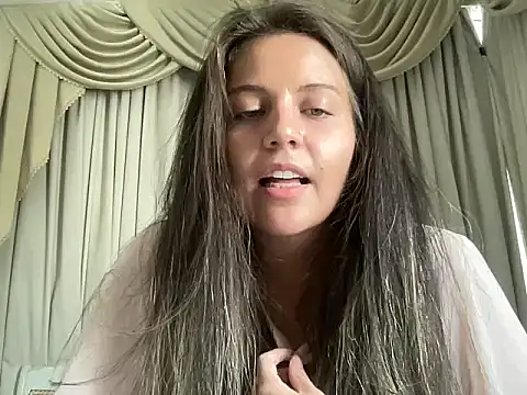 Peaches0777 online show from May 31, 2:46 pm