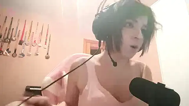 bunnyhoneylovehands online show from June 18, 6:01 pm