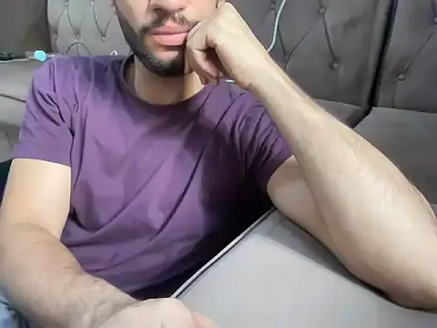 mo7amedos29 online show from June 1, 4:36 am