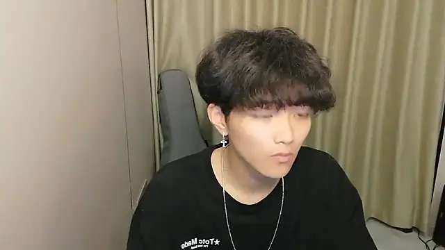 Snapshot of wssoo11 chatting on June 21, 1:57 pm wssoo11 online show from June 21, 1:57 pm