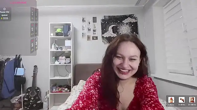 LoiseLovetto online show from July 4, 4:24 pm