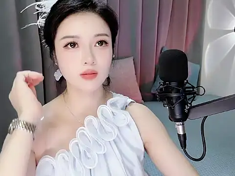 Snapshot of Momo-Wow chatting on June 5, 4:52 am Momo-Wow online show from June 5, 4:52 am